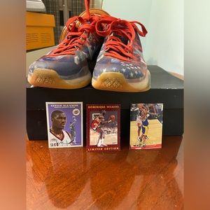 Kobe 10 ‘USA’ Size 7.5 with basketball cards